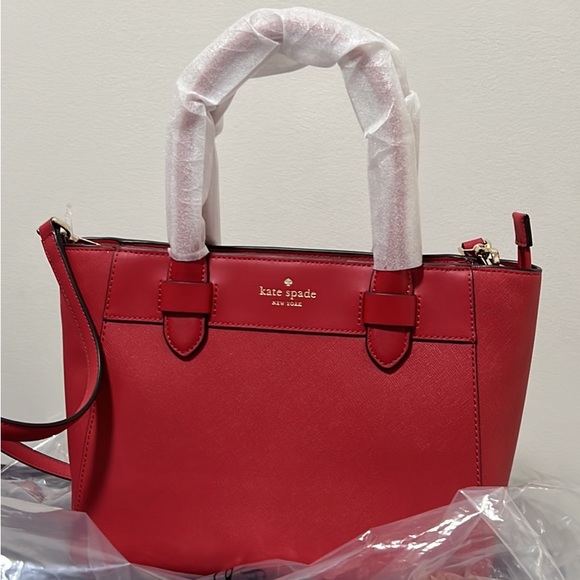 Kate spade red purse, authentic, brand new with tags, never used - Picture 1 of 3
